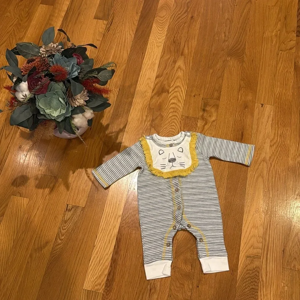 Mud Pie Gray and White Lion Sleeper and Bib Set - Excellent Condition